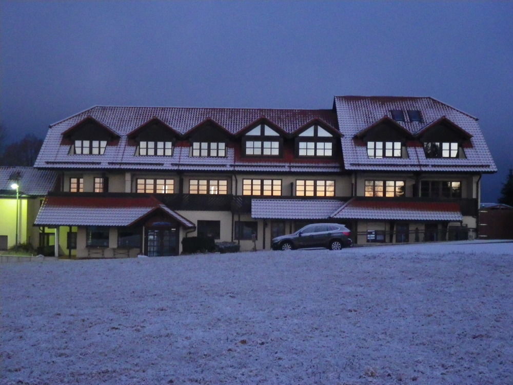 Berggasthof & Hotel Kranich, Hinterrod Eisfeld Dış mekan fotoğraf